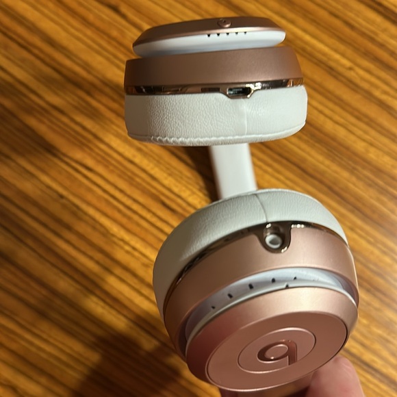 Beats by Dr. Dre Beats Solo3 Wireless On-Ear Headphones - Rose Gold - Picture 7 of 7